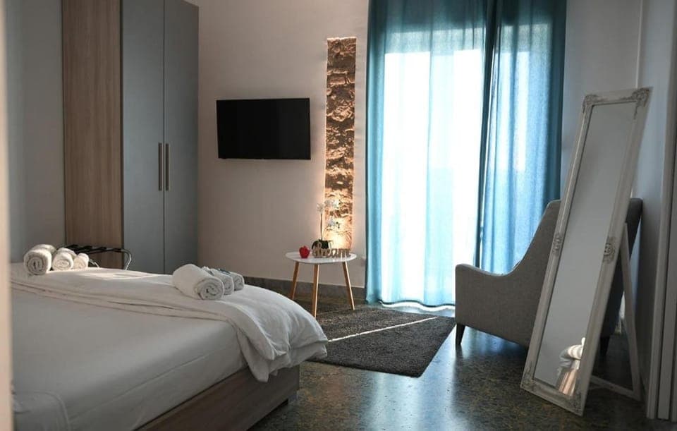 Communal lounge/ TV room, Bed, TV and multimedia, Bedroom, towels