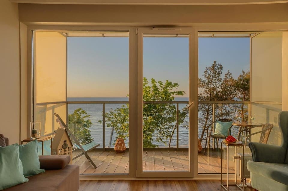 Natural landscape, View (from property/room), Balcony/Terrace, Living room, Seating area, Sea view