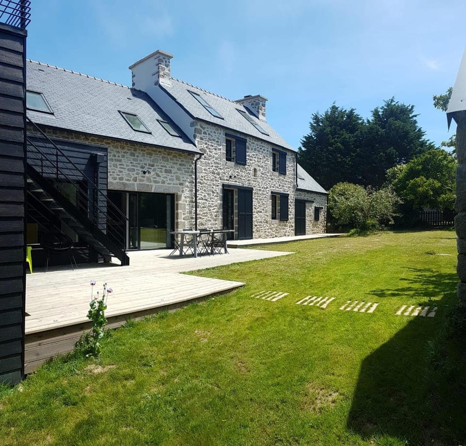 Property building, Facade/entrance, Garden