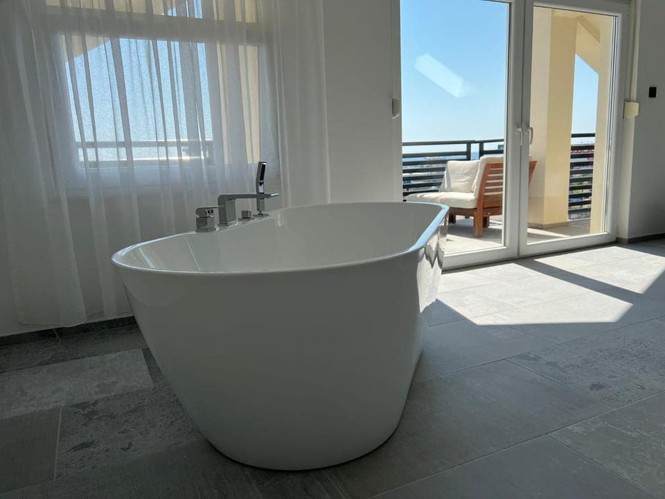 Open Air Bath, Bath