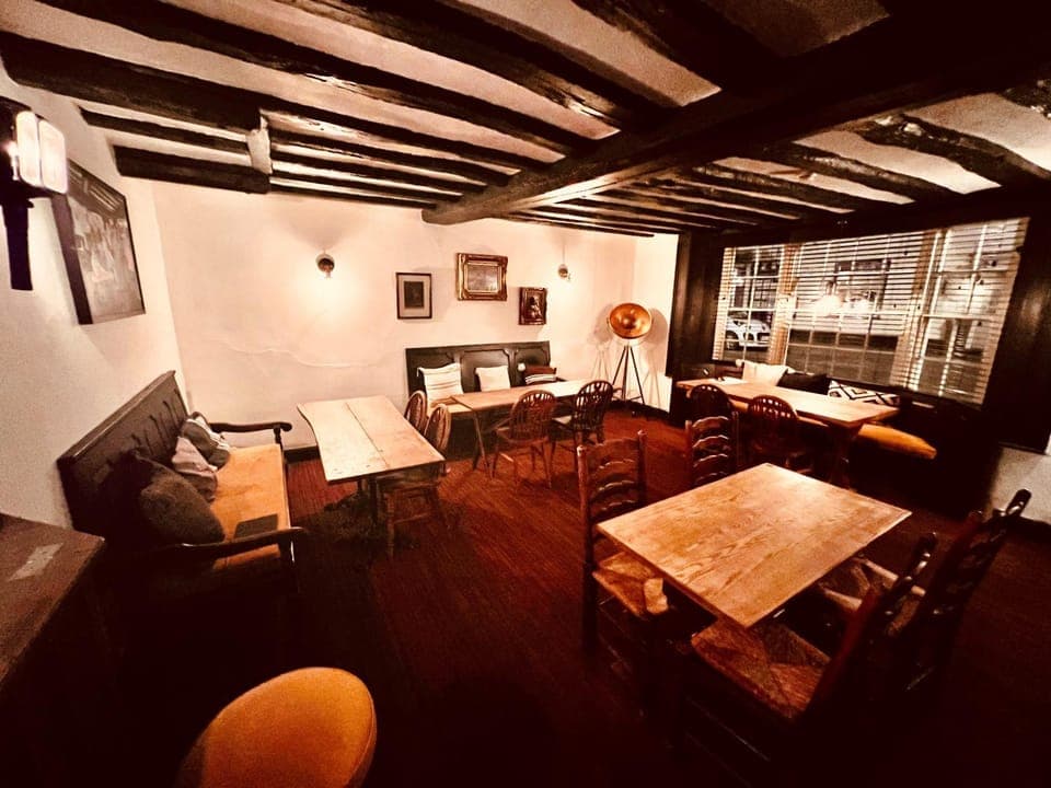 Lounge or bar, Lounge or bar