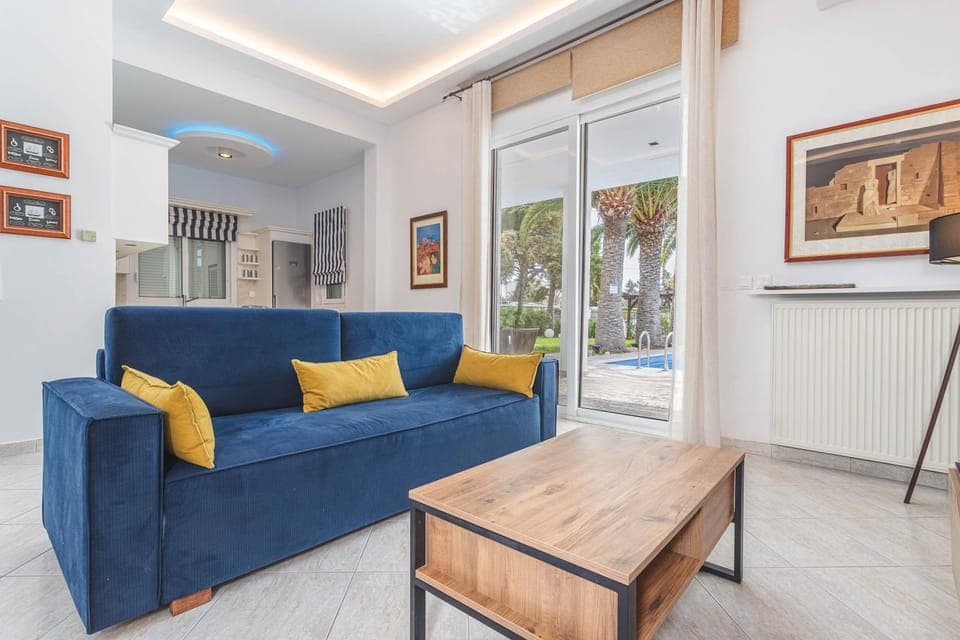 Living room, Seating area