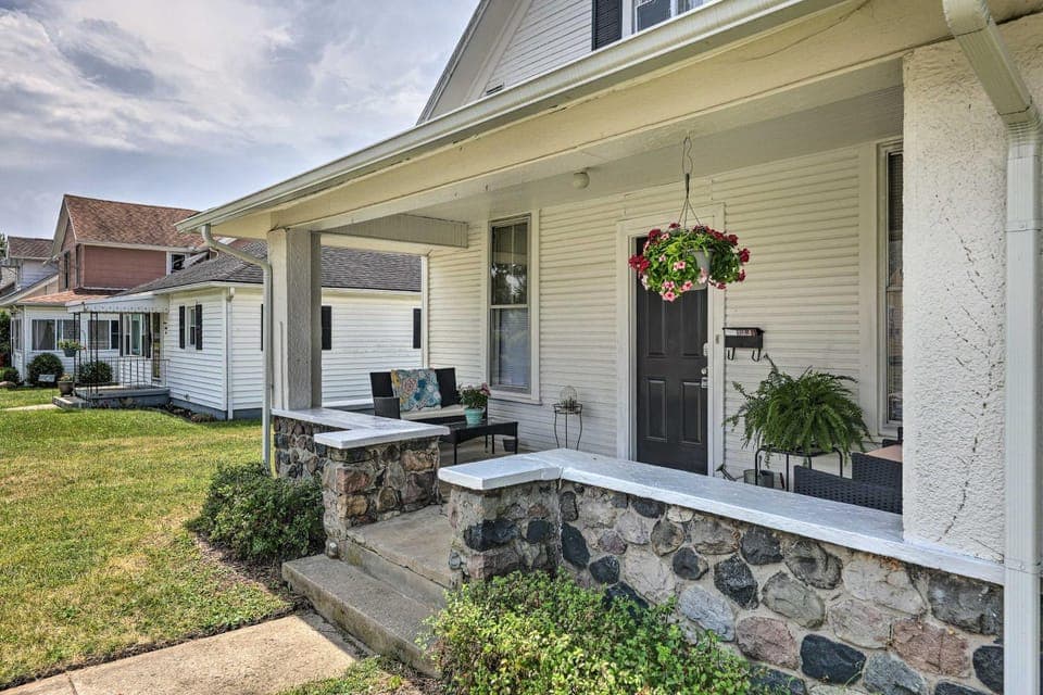 Pet-Friendly Greenville Home w/ Private Yard House in Ohio