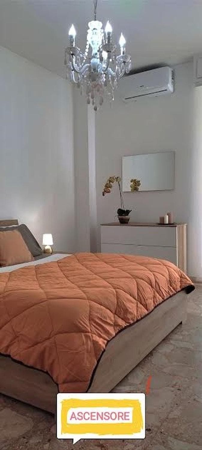 Bed, Photo of the whole room, Bedroom, wardrobe, elevator, air conditioner