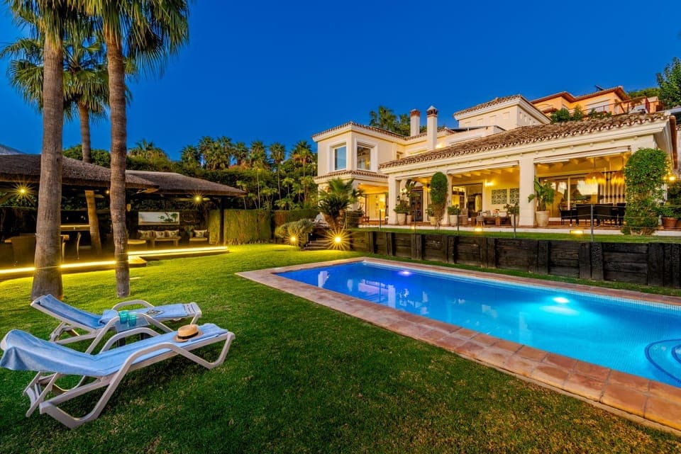 Garden, Pool view, Swimming pool, sunbed