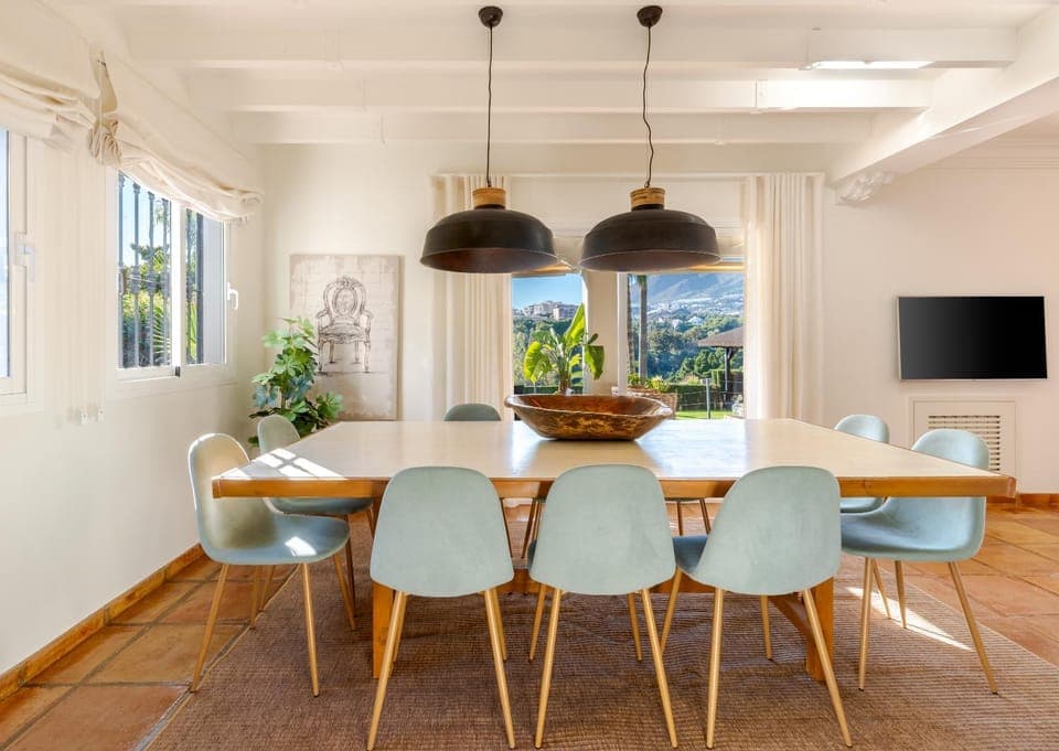 Communal lounge/ TV room, Dining area