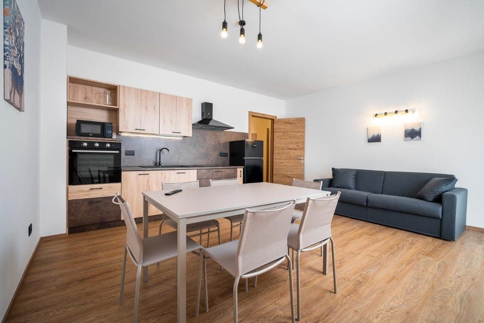 Living room, Dining area, kitchen