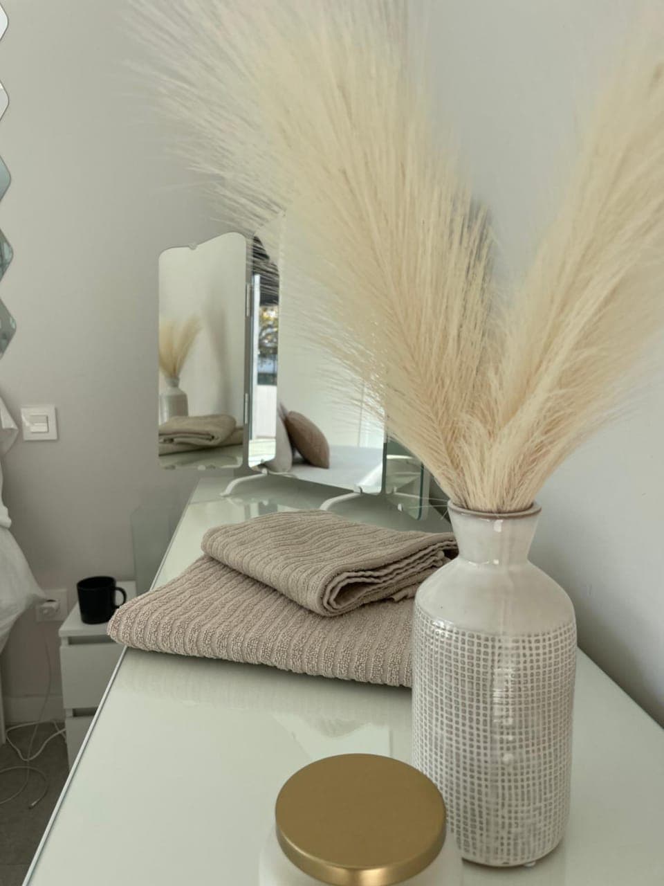 Bed, Decorative detail, Sunrise