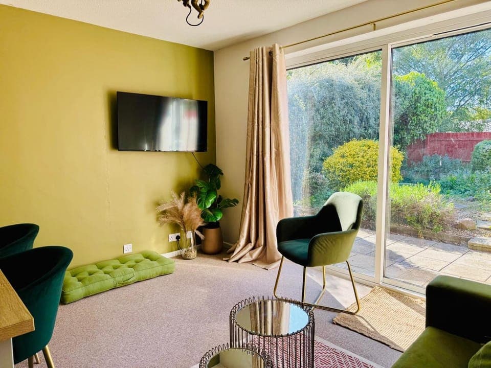 Communal lounge/ TV room, Living room