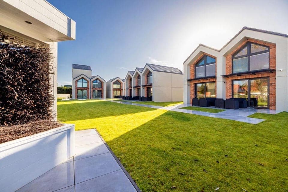 Property building, Spring, Day, Garden, Autumn, Garden view