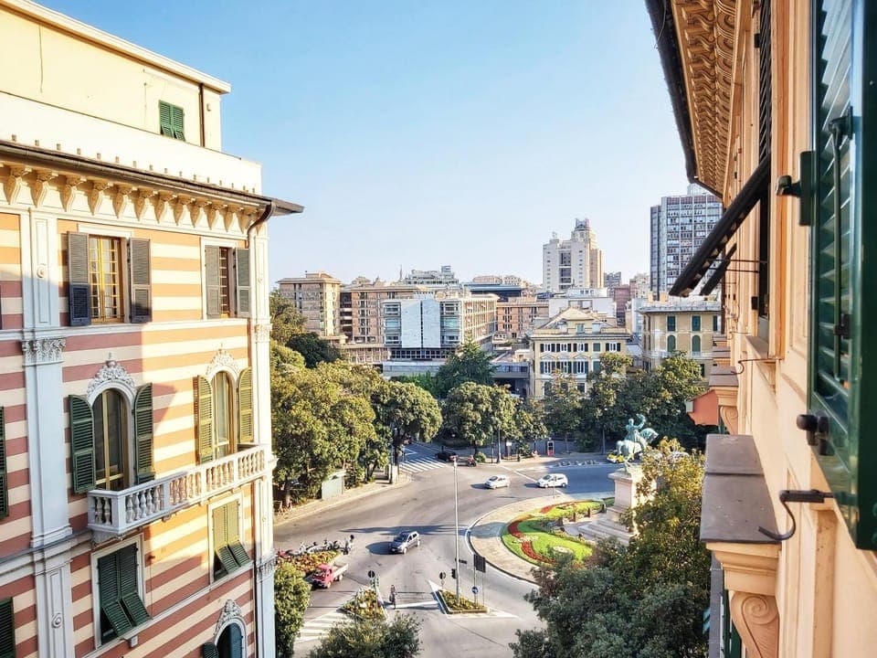 Neighbourhood, Street view