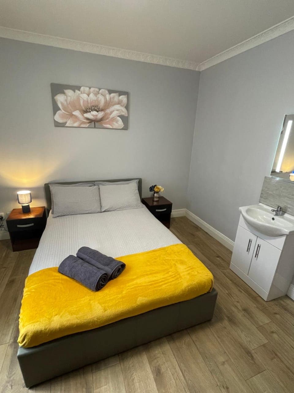Bed, Photo of the whole room, Bedroom