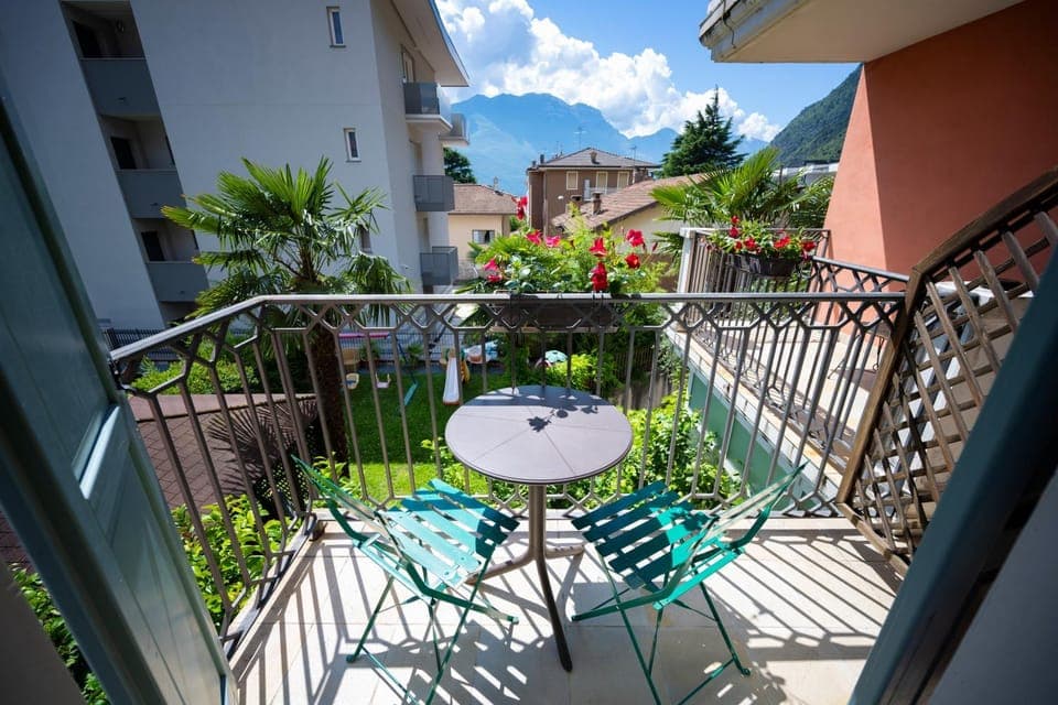 Balcony/Terrace, Garden view