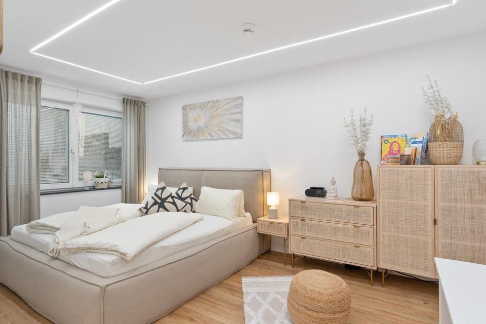 Bed, Photo of the whole room