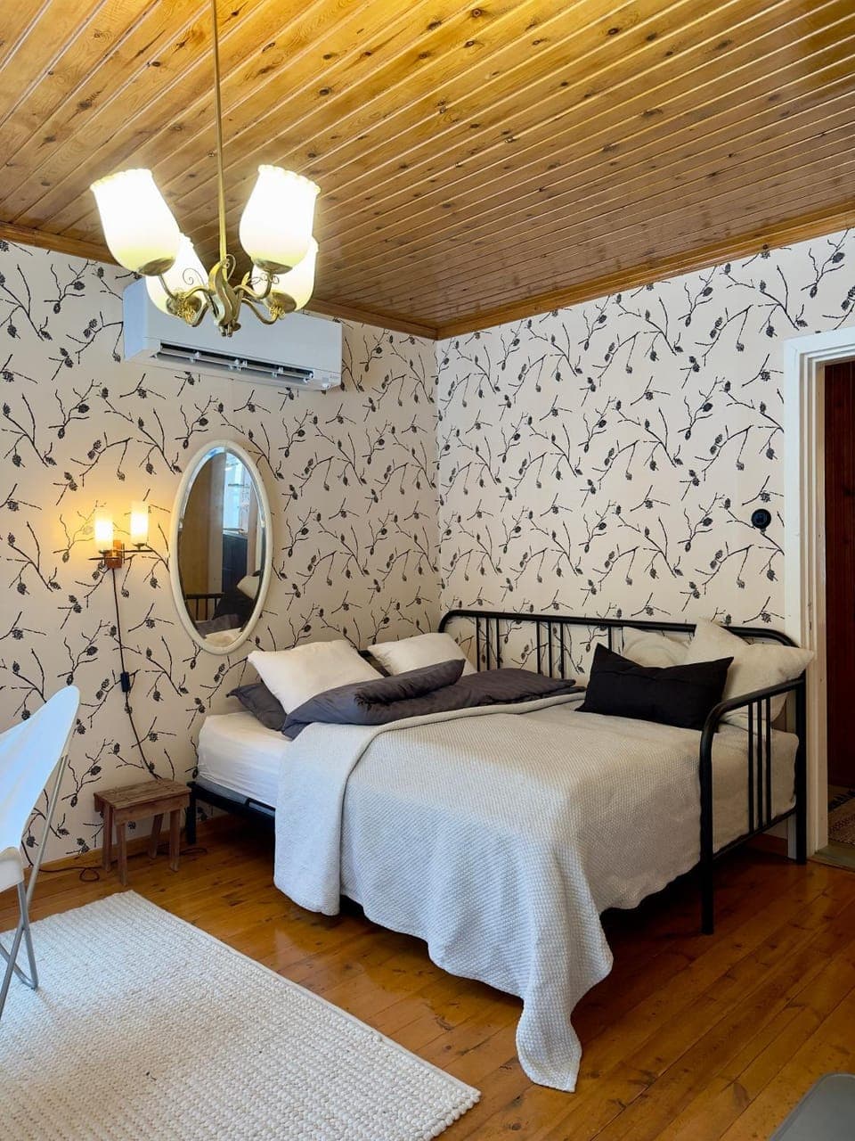 Bed, Bedroom, air conditioner