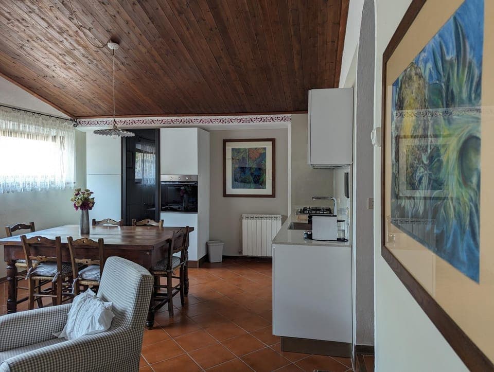 Dining area, kitchen