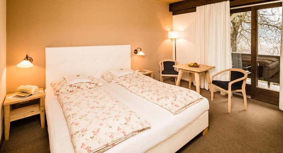 Day, Photo of the whole room