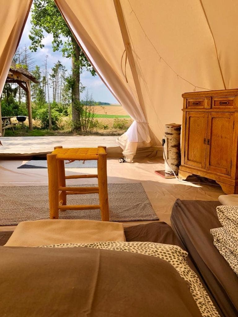 Day, Natural landscape, Living room, Seating area