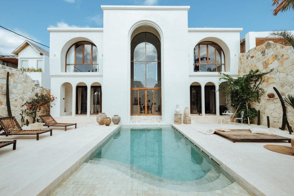 Property building, Swimming pool