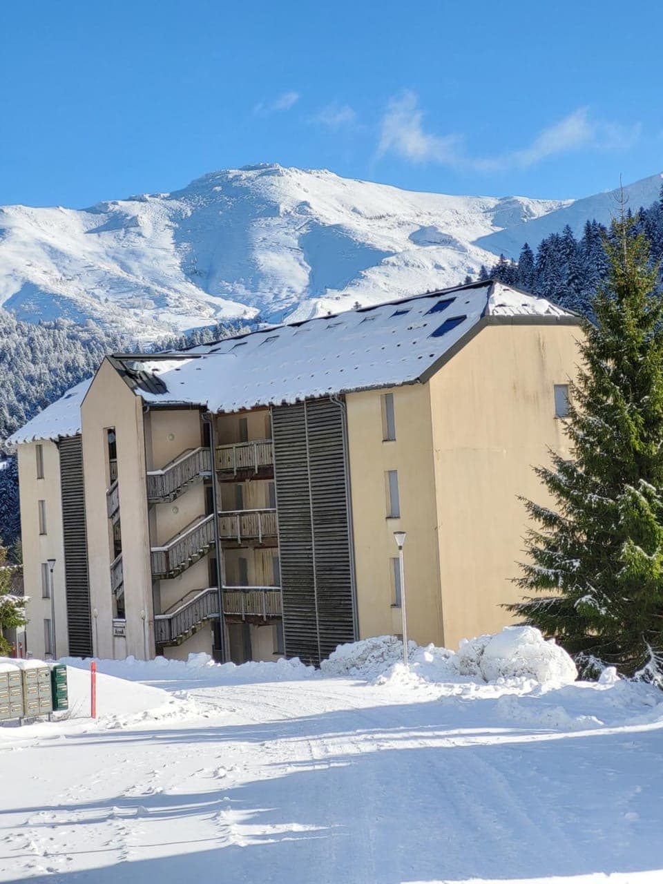 Property building, Winter, Mountain view