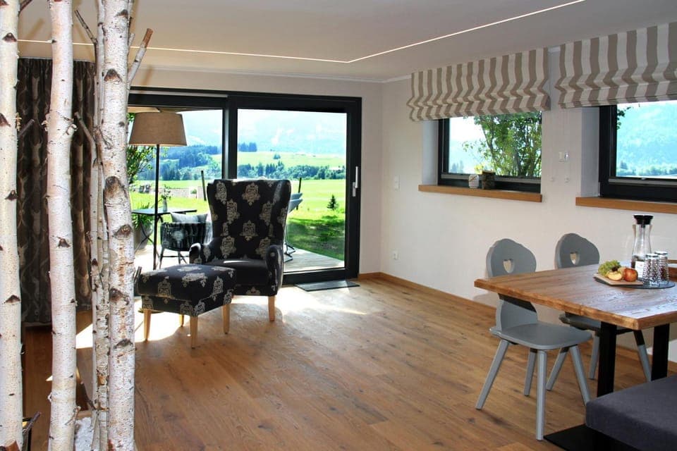 Day, Balcony/Terrace, Seating area, Dining area