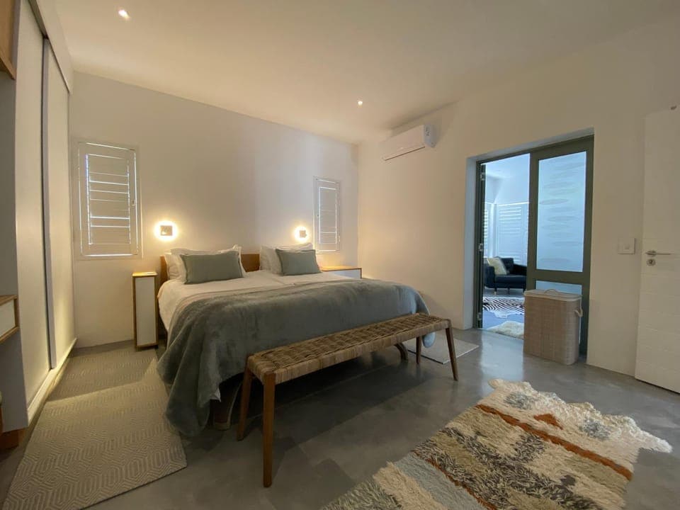 Bed, Photo of the whole room, Bedroom, air conditioner