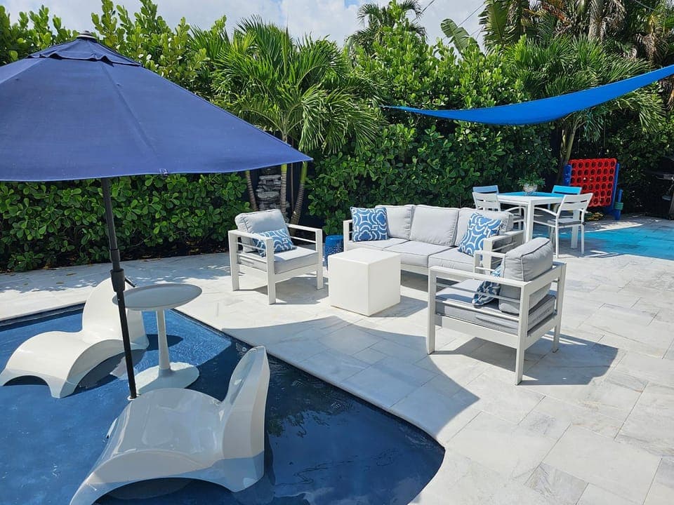 Casa806 Men Only Guest House Apartment in Wilton Manors