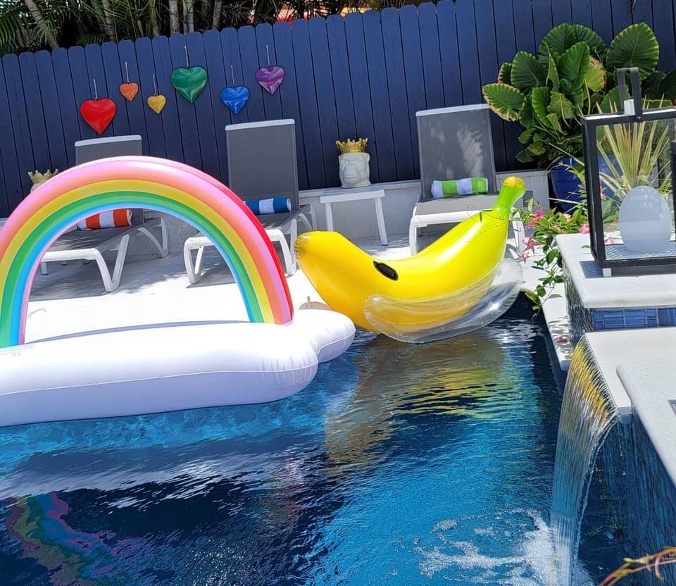 Swimming pool