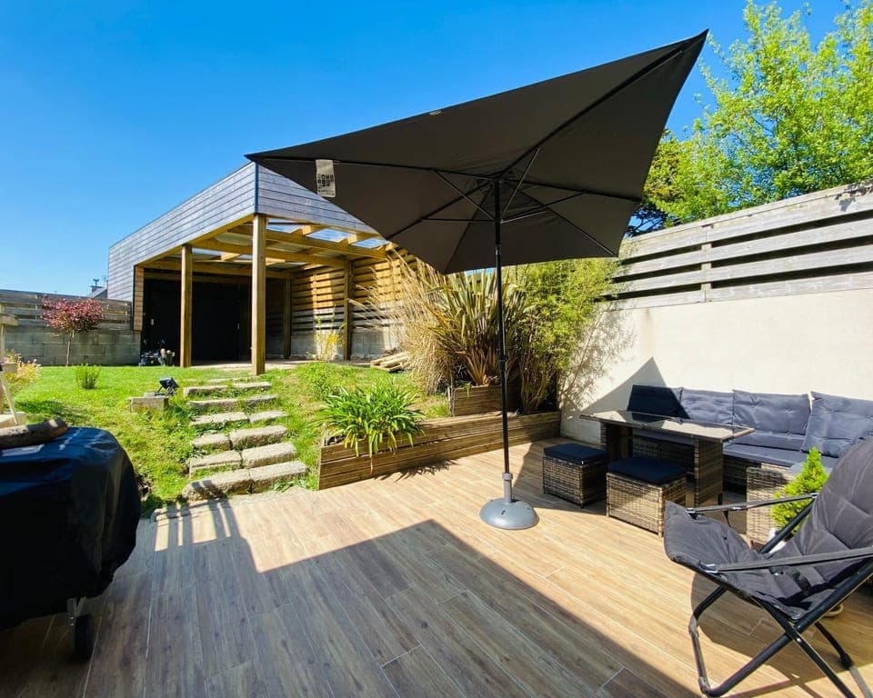 Patio, Garden, Dining area, Garden view, Parking