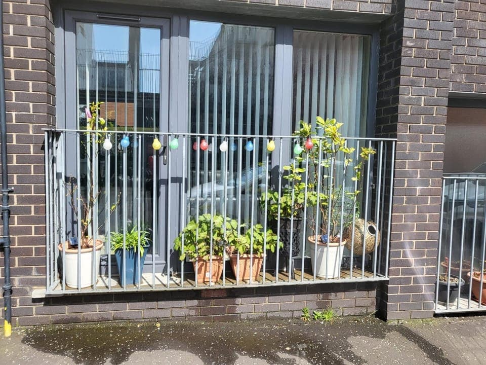 Balcony/Terrace, Street view