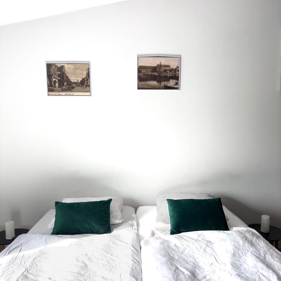 Photo of the whole room, Bedroom