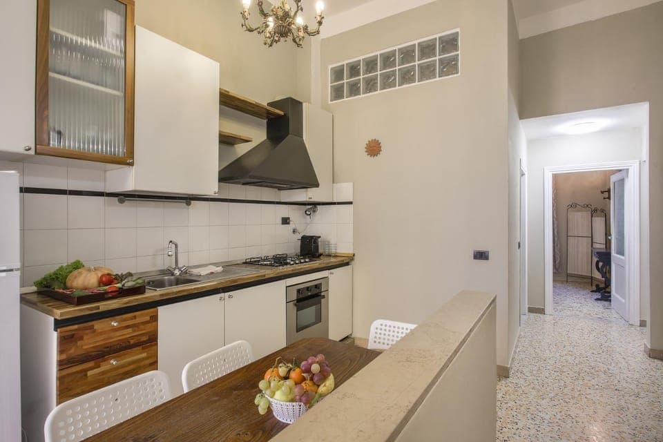 Kitchen or kitchenette, pet friendly, stove