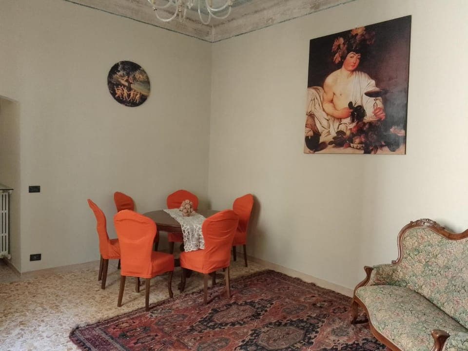 Living room, Decorative detail, Seating area, Dining area