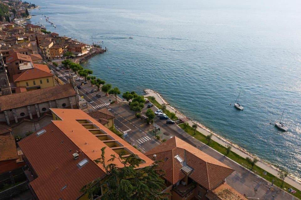 Bird's eye view, City view, Garden view, Lake view, Landmark view, Street view