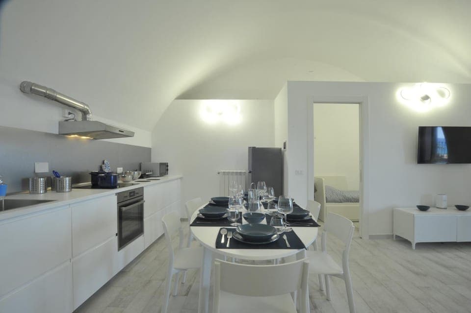 TV and multimedia, Kitchen or kitchenette, Living room, Seating area, Dining area, dishwasher, minibar, pet friendly