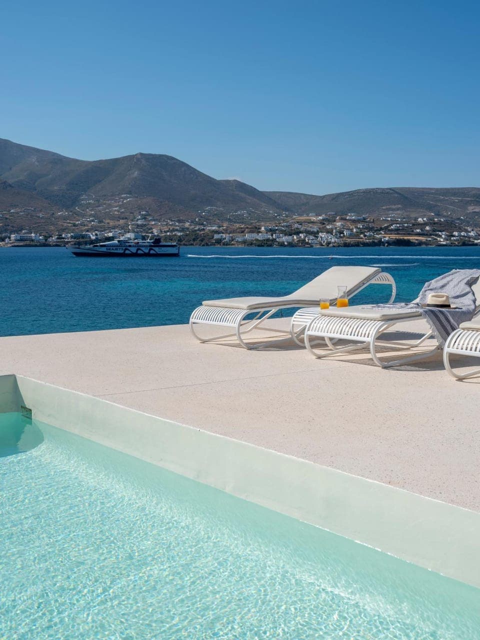 Natural landscape, Sea view, Swimming pool, Swimming pool, sunbed