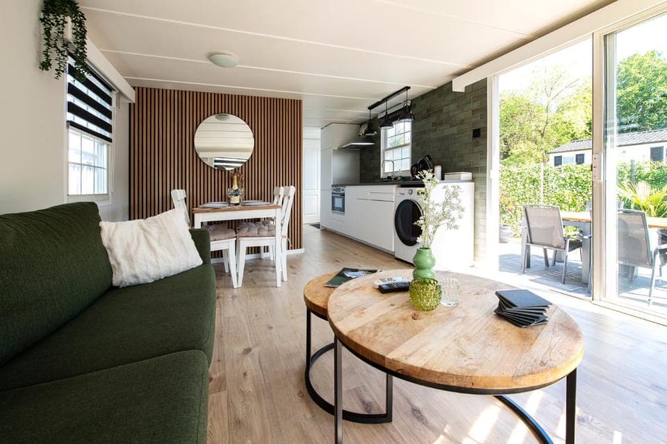 Communal lounge/ TV room, TV and multimedia, Kitchen or kitchenette, Living room, Seating area, Dining area, minibar, washing machine, dryer, air conditioner