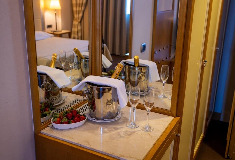 Bedroom, room service