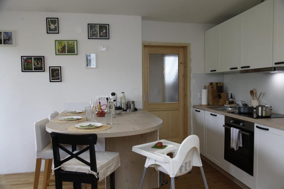 Dining area, kitchen
