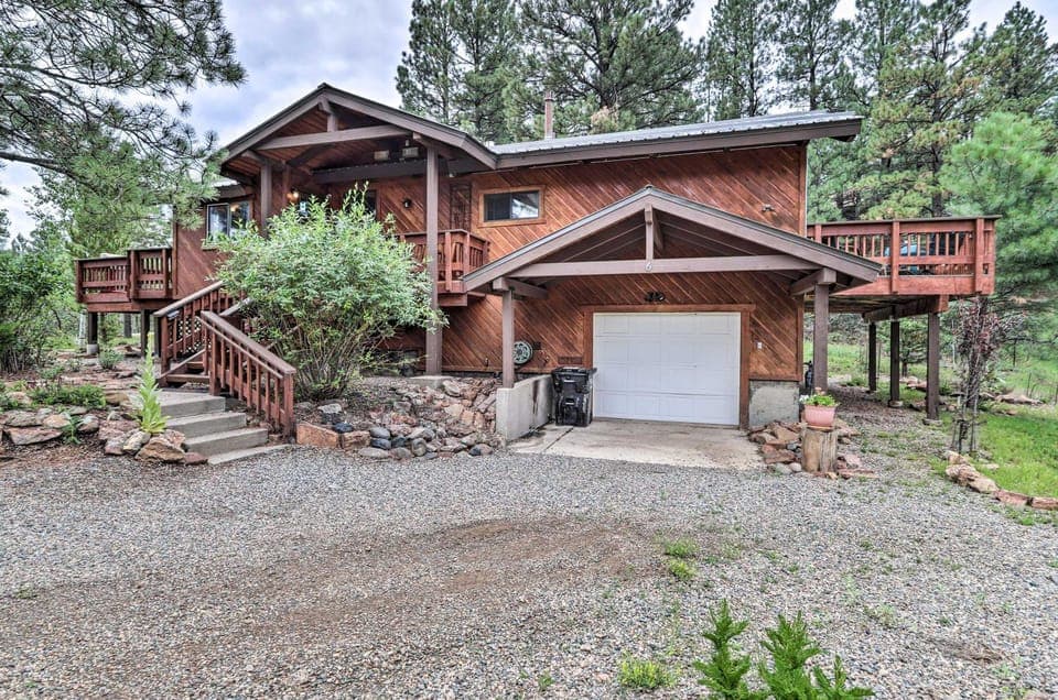 Luxe Pagosa Springs Cabin w/ Sauna & Hot Tub! Cabin in Colorado