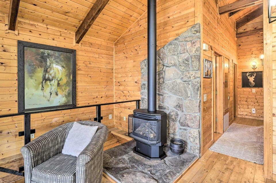 Luxe Pagosa Springs Cabin w/ Sauna & Hot Tub! Cabin in Colorado