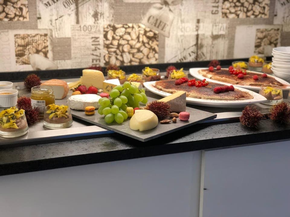 Continental breakfast, Buffet breakfast