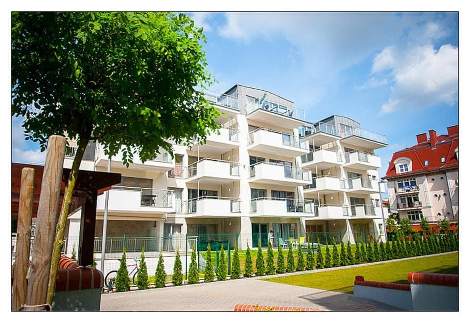 Property building, Facade/entrance