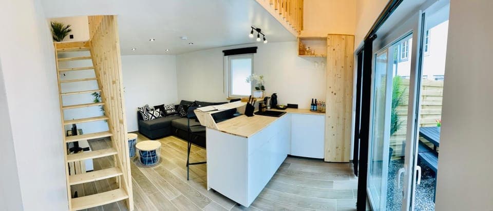 TV and multimedia, Kitchen or kitchenette, Living room, Seating area, Dining area, minibar, air conditioner