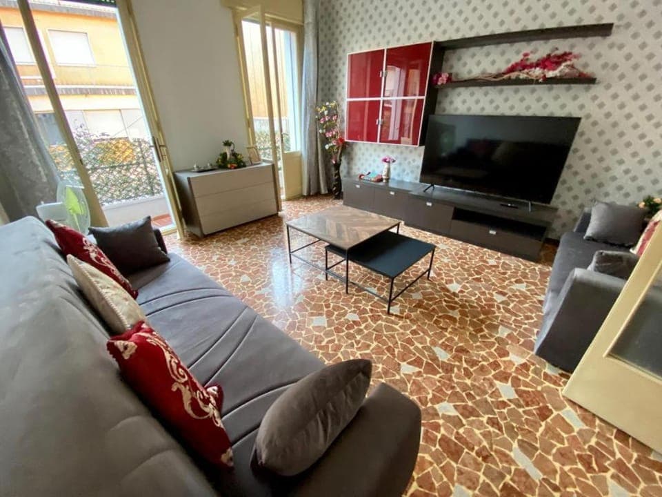 Communal lounge/ TV room, Living room