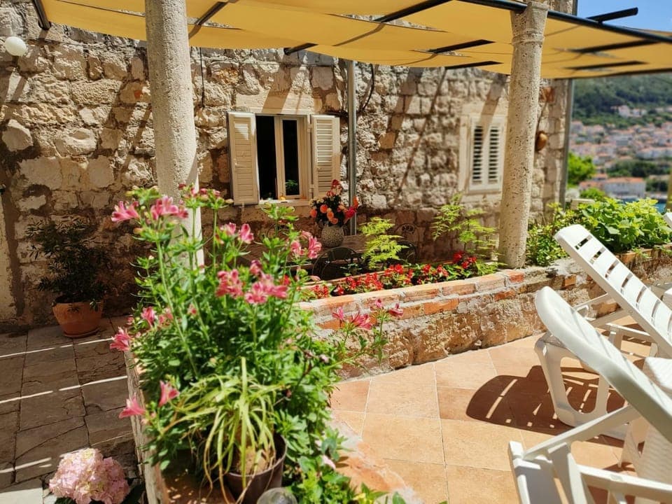 Patio, Spring, Day, Garden, Balcony/Terrace, Garden view