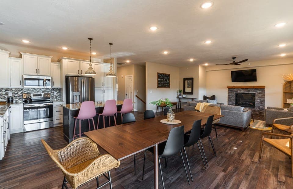 Kitchen or kitchenette, Living room, Dining area