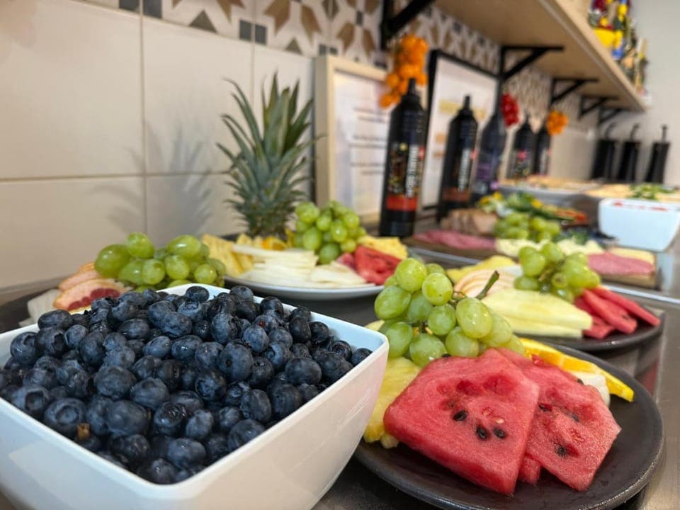 Restaurant/places to eat, Breakfast, Dinner