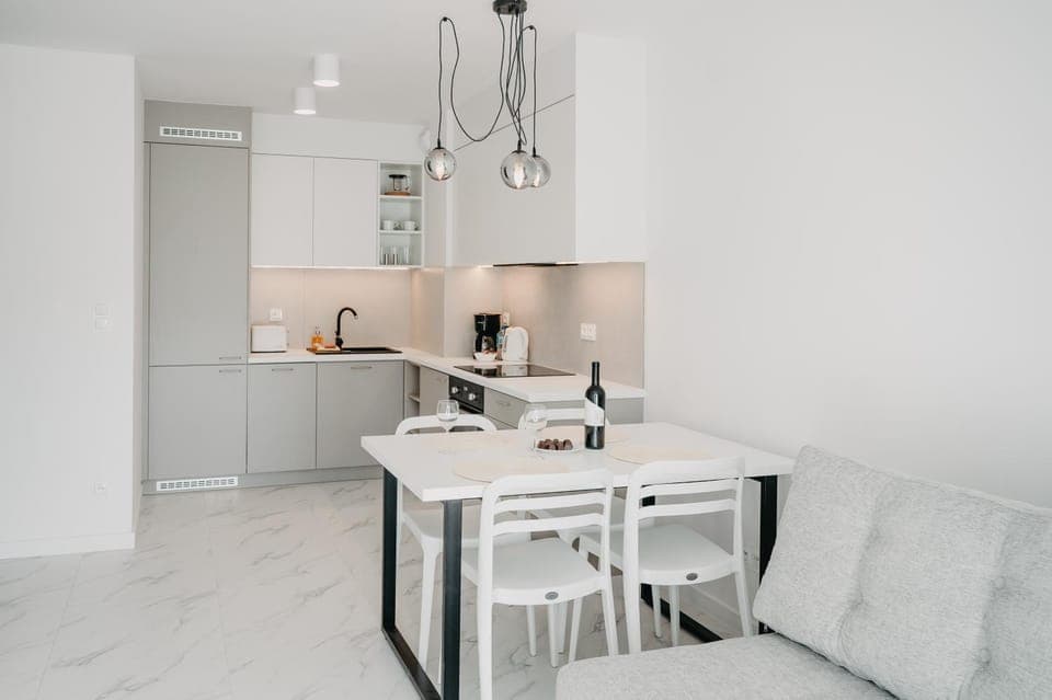 Kitchen or kitchenette, Dining area, stove