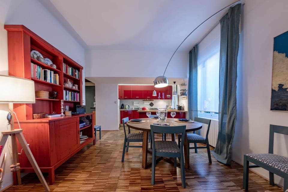 Day, Kitchen or kitchenette, Living room, Seating area, Dining area, Time of day, kitchen